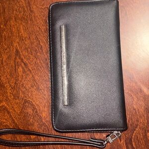 Steve Madden Black Wristlet Clutch
